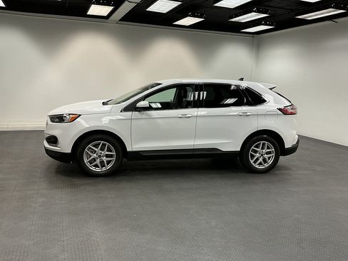 Used 2024 Ford Edge SEL w/ Convenience Package AWD/4WD image 2