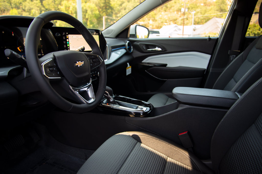 New 2026 Chevrolet Trax LT w/ Sunroof Package FWD image 10