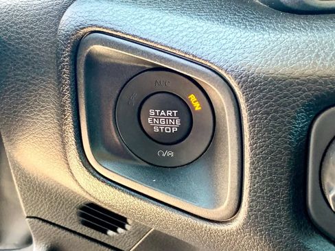 Used 2024 Jeep Gladiator Sport AWD/4WD image 34