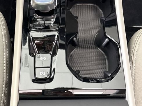 New 2026 Volvo XC40 B5 Plus w/ Protection Package Premier image 28