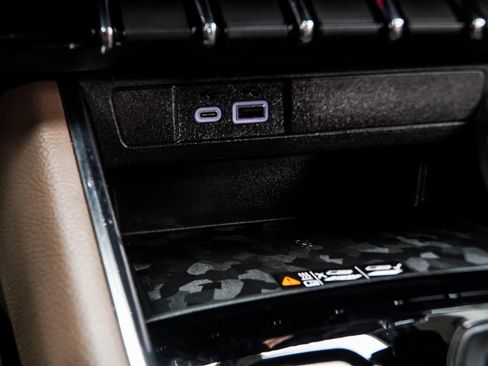 Used 2024 GMC Canyon Denali image 21