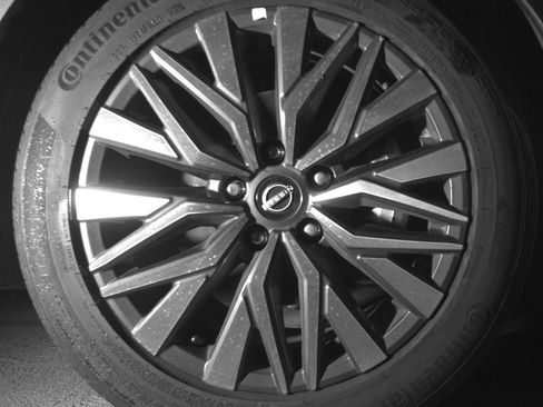 Used 2025 Nissan Altima 2.5 SV FWD image 13