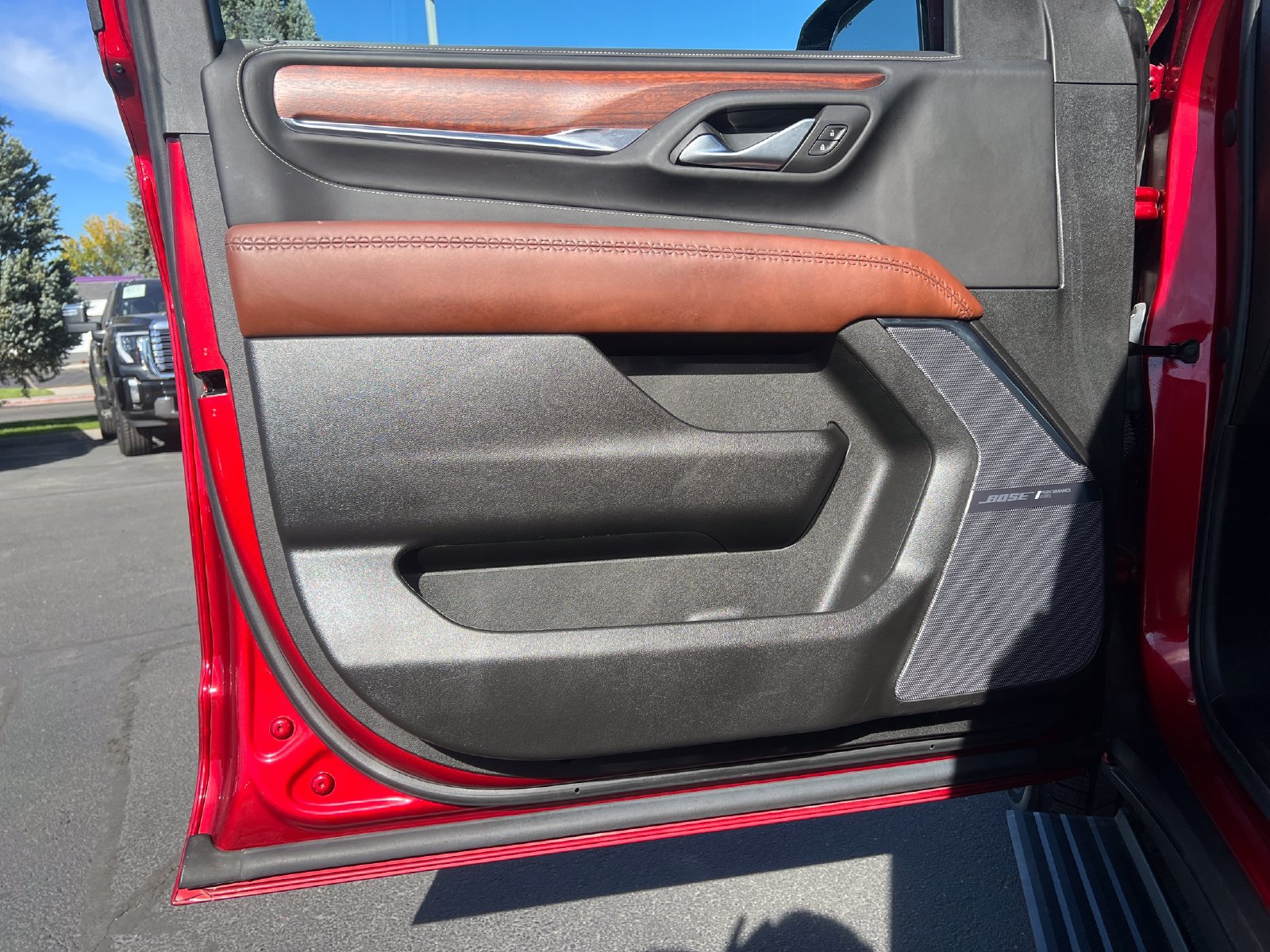Used 2023 GMC Yukon Denali Ultimate AWD/4WD image 16