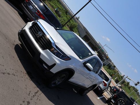Certified 2023 Honda Ridgeline RTL image 3