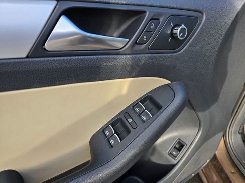 Used 2013 Volkswagen Jetta SE image 52