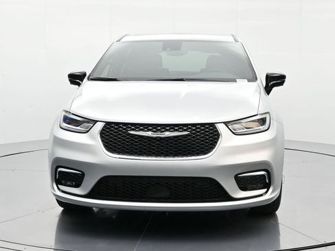 New 2026 Chrysler Pacifica Select image 2