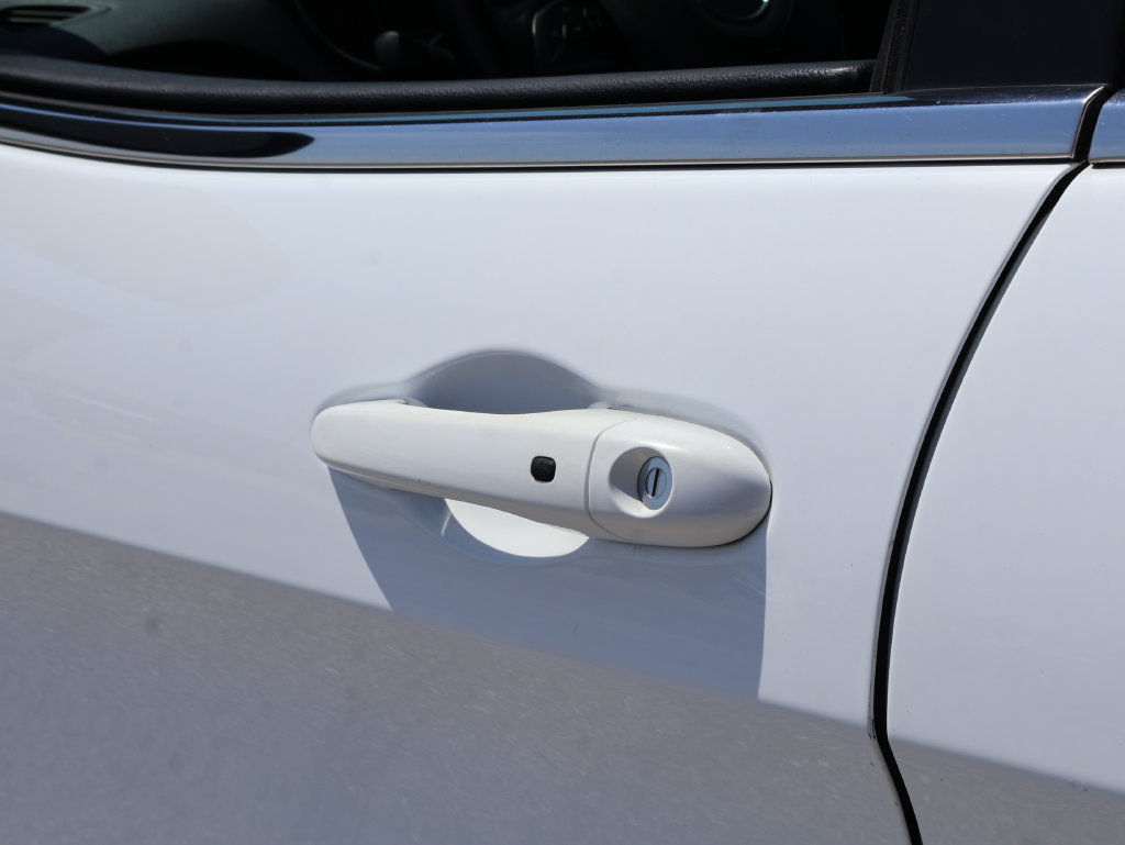 Used 2020 Jeep Cherokee Limited FWD image 19
