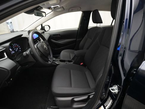 Used 2025 Toyota Corolla LE FWD image 7