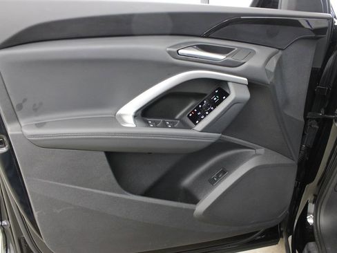 Certified 2025 Audi Q5 Premium w/ Convenience Package image 18