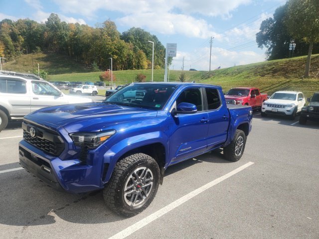 Used 2024 Toyota Tacoma TRD Sport w/ TRD Sport Upgrade Package AWD/4WD image 11