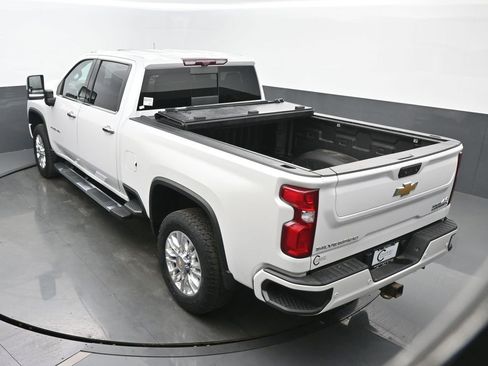 Used 2022 Chevrolet Silverado 2500 High Country image 41