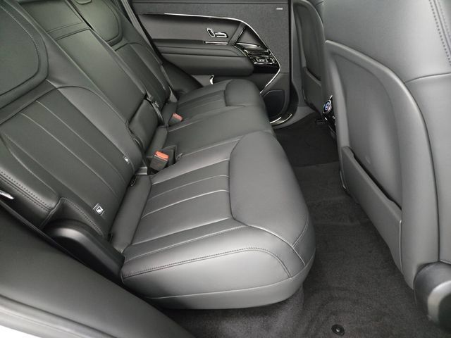 New 2026 Land Rover Range Rover Sport Dynamic SE AWD/4WD image 17