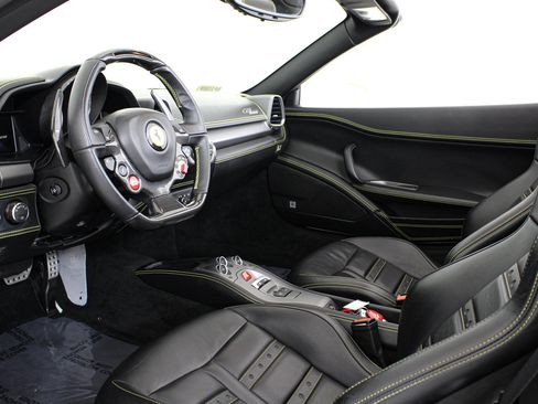 Used 2015 Ferrari 458 Spider RWD image 40