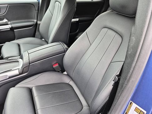 Used 2024 Mercedes-Benz GLB 250 4MATIC image 15