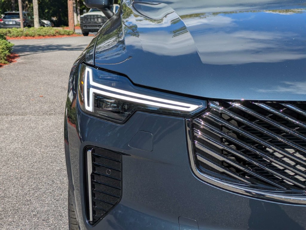 New 2027 Volvo XC90 T8 Plus AWD/4WD image 9