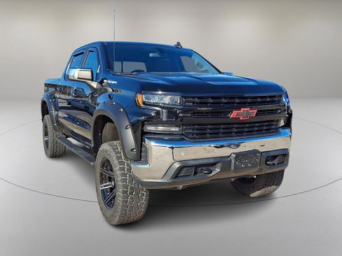 Used 2021 Chevrolet Silverado 1500 LT image 2