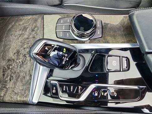 Used 2021 BMW 530e image 51