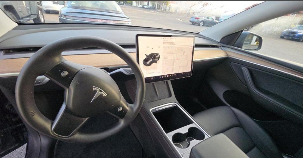 Used 2023 Tesla Model Y Performance AWD/4WD image 4