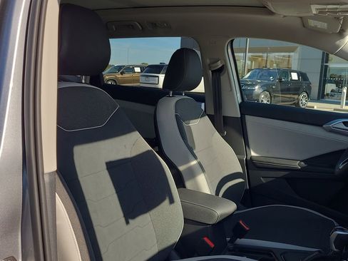 New 2026 Volkswagen Taos SE image 19