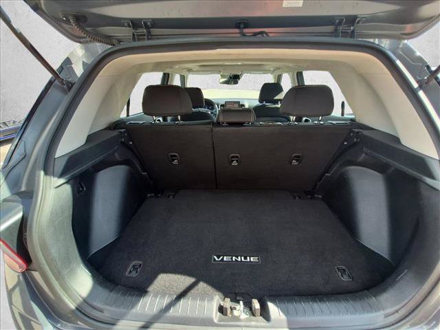 Used 2023 Hyundai Venue SEL FWD image 6