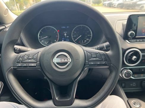 Used 2025 Nissan Sentra S FWD image 10