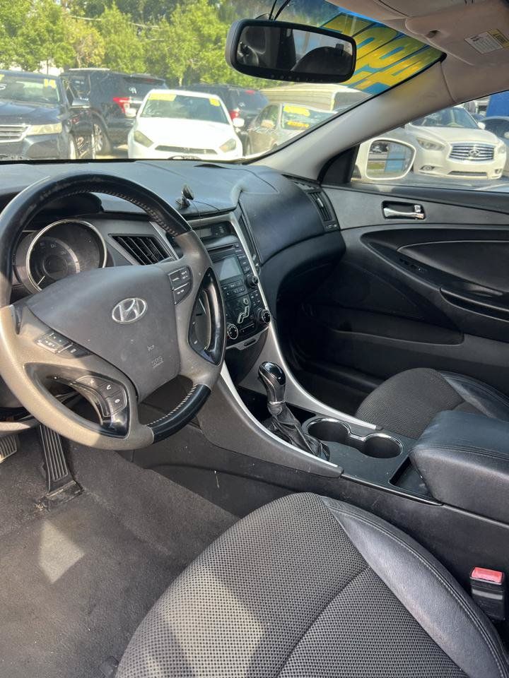 Used 2012 Hyundai Sonata SE FWD image 8