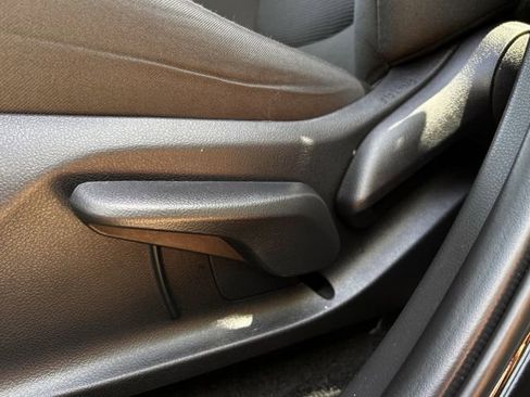 Used 2025 Toyota RAV4 LE image 27