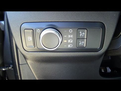 Used 2022 Ford Escape SE image 20