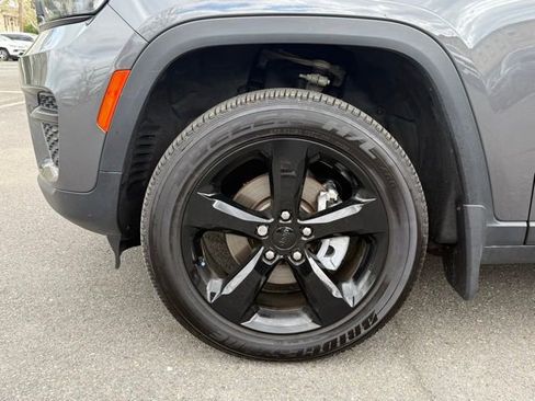 New 2025 Jeep Grand Cherokee Altitude AWD/4WD image 18
