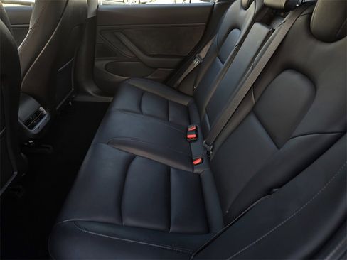 Used 2018 Tesla Model 3 Long Range image 11