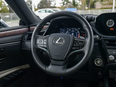 Used 2024 Lexus ES 350 w/ Premium Package FWD image 12