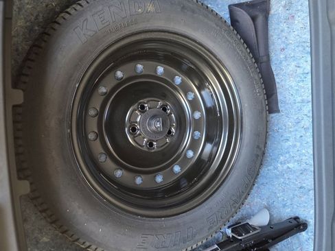 Used 2018 Honda CR-V Touring image 12