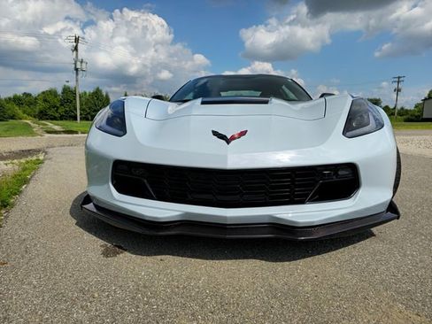 Used 2018 Chevrolet Corvette Grand Sport w/ Carbon 65 Edition image 9
