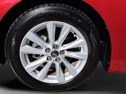 Used 2025 Toyota Corolla SE image 3