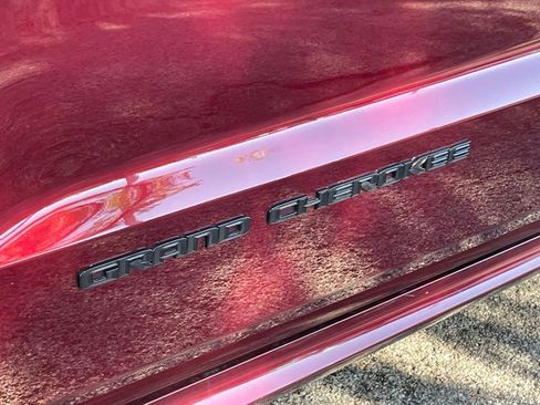 Used 2021 Jeep Grand Cherokee Limited X image 9