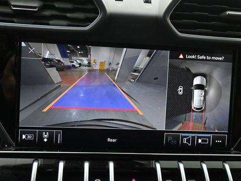 Used 2021 Lamborghini Urus image 17