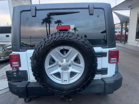 Used 2016 Jeep Wrangler Unlimited Rubicon w/ Max Tow Package image 5