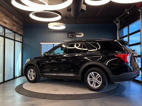 Used 2020 Ford Explorer XLT w/ Class III Trailer Tow Package image 5