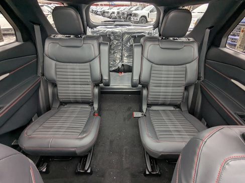 New 2026 Ford Explorer ST-Line w/ ST-Line Street Pack image 17