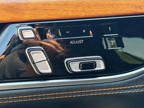Used 2022 Jeep Grand Wagoneer Series III w/ Flexible Seating Group AWD/4WD image 27