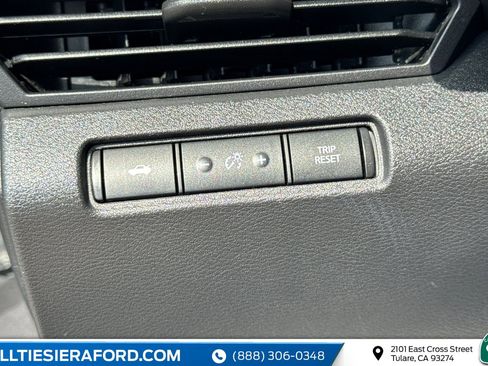 Used 2025 Nissan Altima 2.5 S FWD image 32