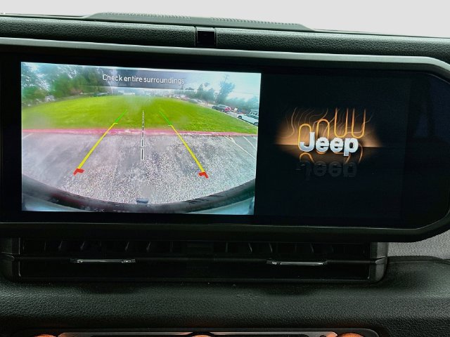 Used 2025 Jeep Wrangler Unlimited Sport AWD/4WD image 14