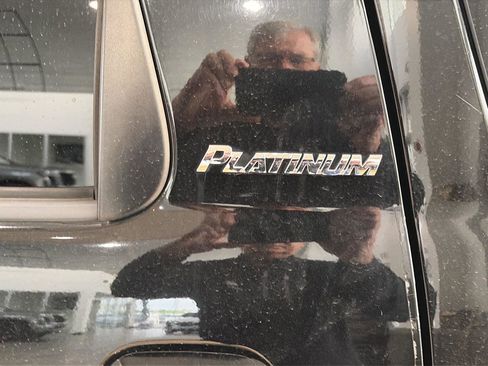 Used 2014 Toyota Sequoia Platinum image 13