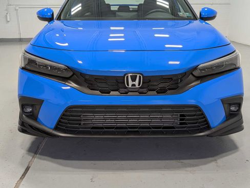 Used 2023 Honda Civic Sport Touring image 2