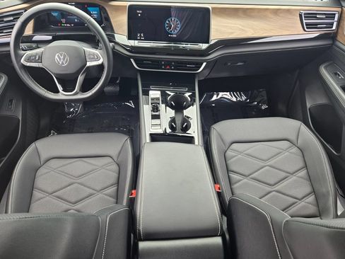 Certified 2026 Volkswagen Atlas SE w/ Panoramic Sunroof Package FWD image 14