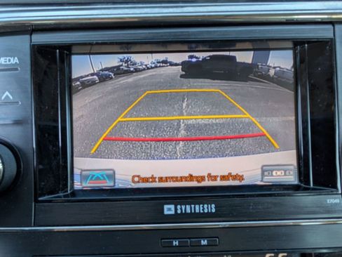 Used 2014 Toyota Avalon Limited image 24