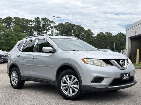 Used 2015 Nissan Rogue SV AWD/4WD image 1