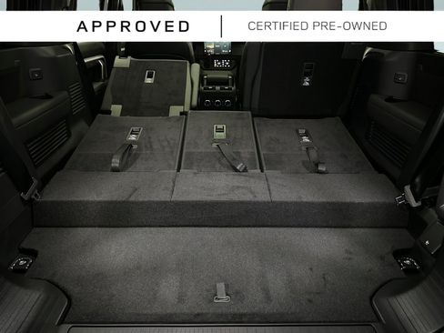 Used 2025 Land Rover Defender 130 X-Dynamic SE AWD/4WD image 27