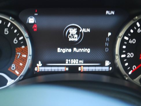 Used 2022 Jeep Renegade Latitude AWD/4WD image 7