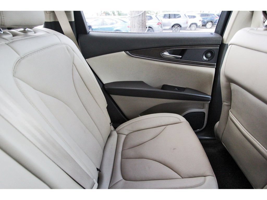 Used 2020 Lincoln Nautilus Reserve w/ Cargo Utility Package FWD image 14